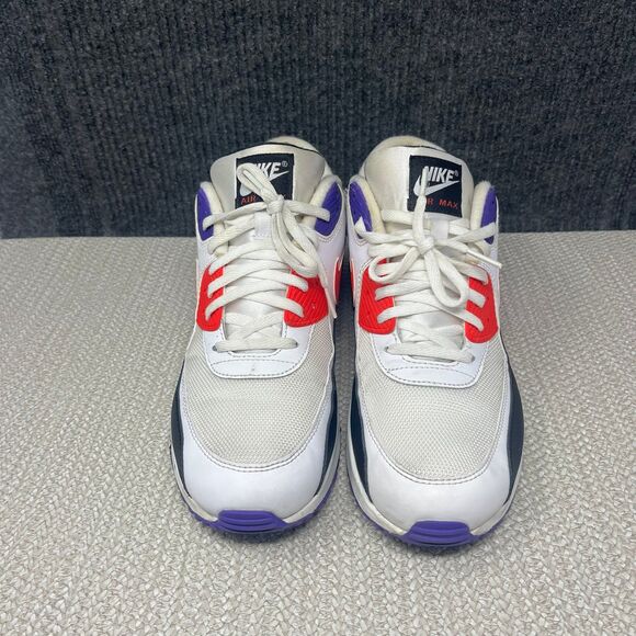 Athletic_Shoes